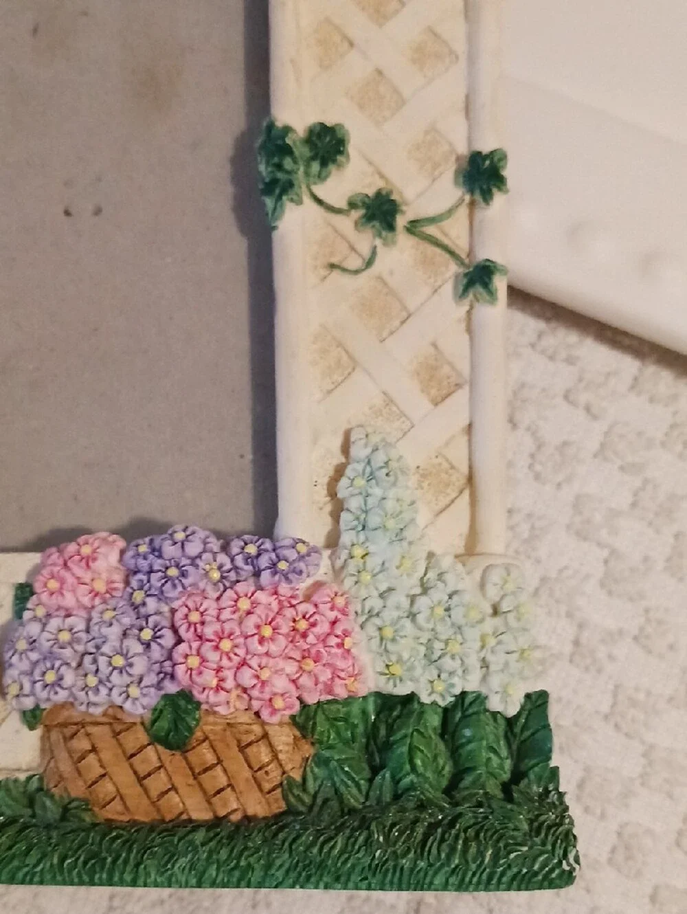 Decorative Garden Gazebo Photo Frame - Cream Lattice Design Blue Pink  Flowers